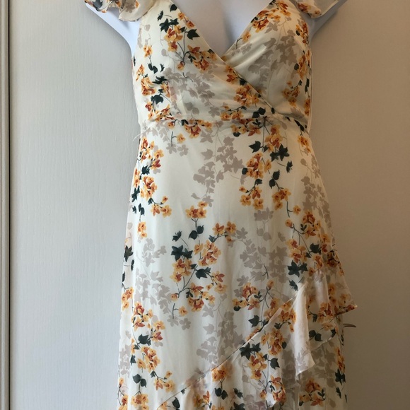 Light and airy summer Floral maxi dress. Marked Size Medium - Picture 1 of 9